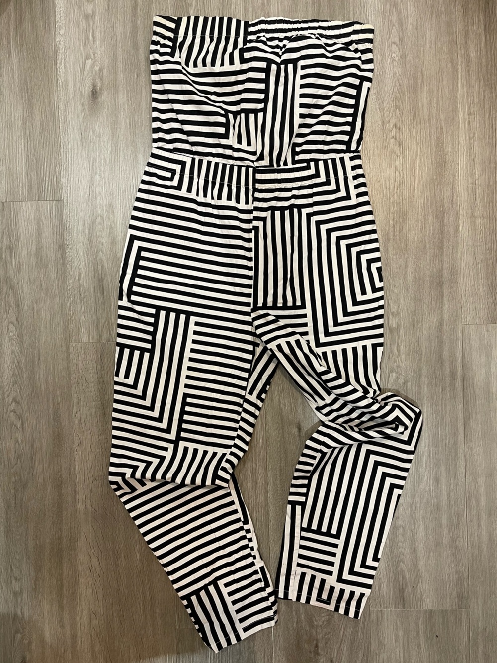 Kate Spade Saturdays Black and White Striped Pattern Sleeveless Jumpsuit